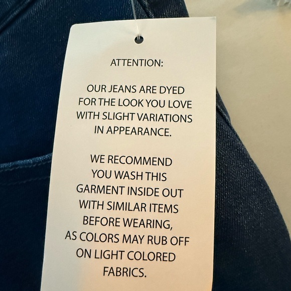 Appleseed’s NWT Women's Blue Jeans. Size 18P - Picture 4 of 4